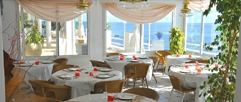 Hotel Ariana Marine du Miomo Exterior foto